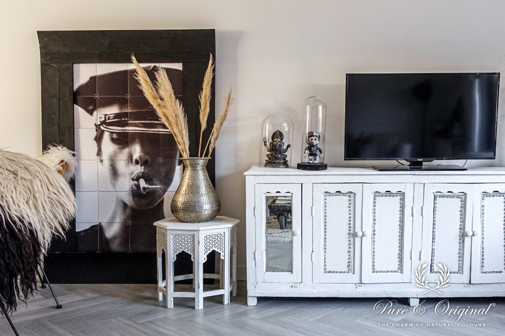 van witte muren naar kleur in de woonkamer Kim Huisman Pure & Original